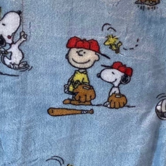 Peanuts Snoopy Sports Blanket Throw - Picture 4 of 5